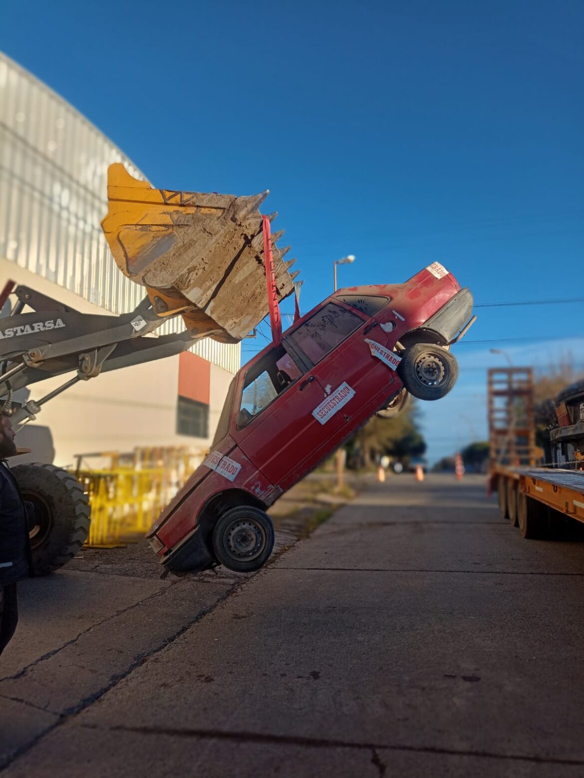 Trasladaron vehículos abandonados al Parque Industrial