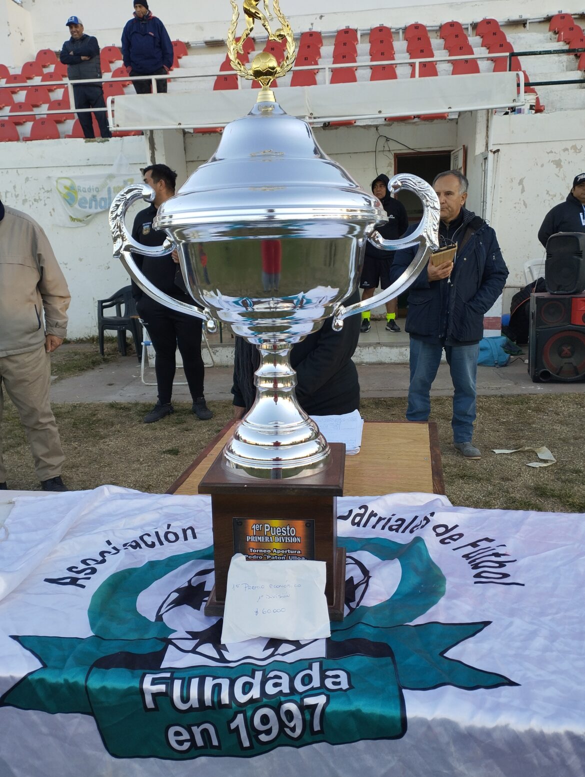 El día del arquero en el fútbol barrial de Patagones