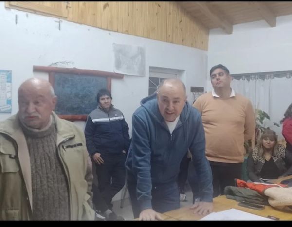 Vecinos y funcionarios se reunieron por cloacas en un barrio de Las Grutas