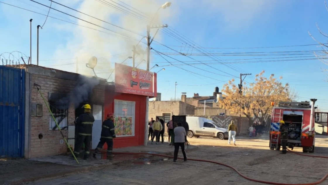 Trasladan a un niño de 12 años a Bahía Blanca tras un incendio en Patagones