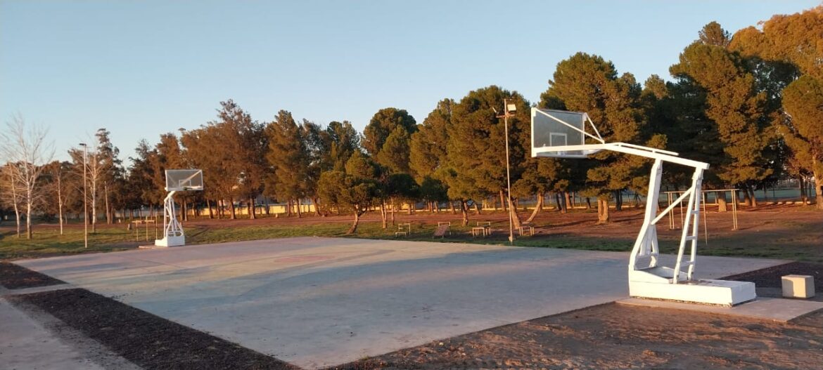 Obras en la cancha de básquet del Parque Ferreira