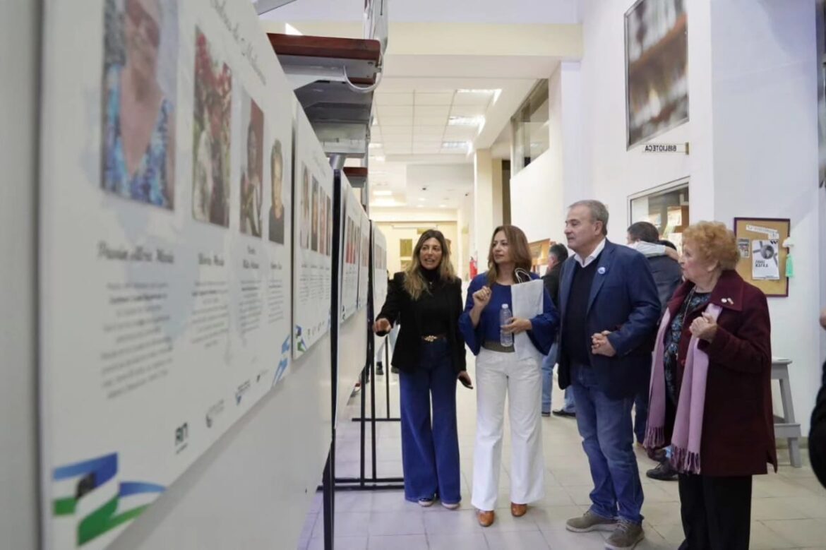 Quedó inaugurada la muestra “Madres de Malvinas” en la Legislatura rionegrina