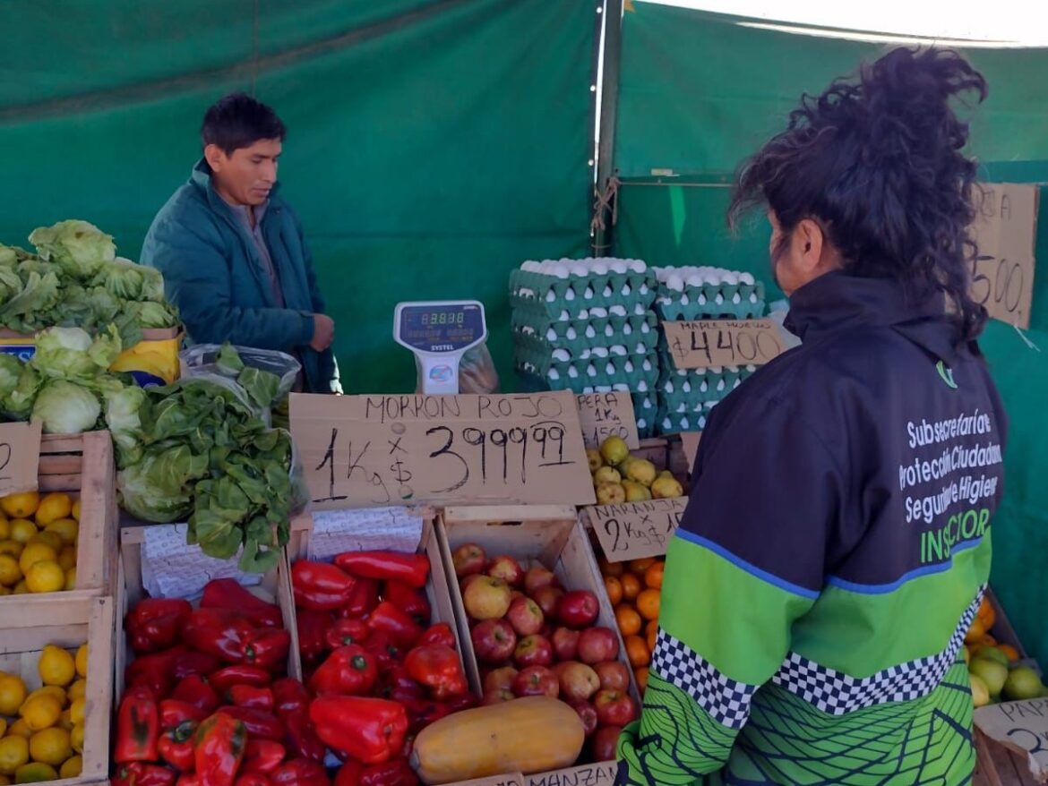 Control de balanzas en la Feria Municipal