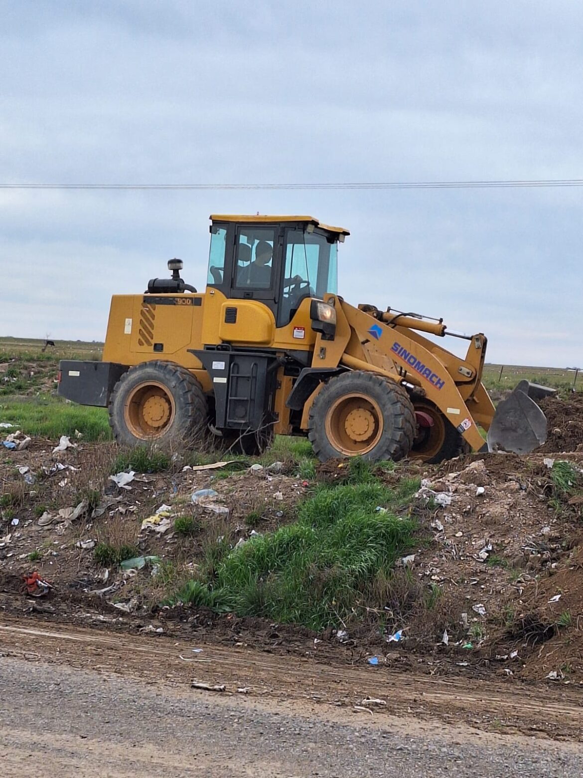 Limpieza del basural y mejoras edilicias en Stroeder