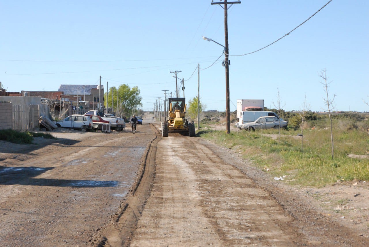 Plan integral de limpieza y repaso de calles en el barrio Inalauquen