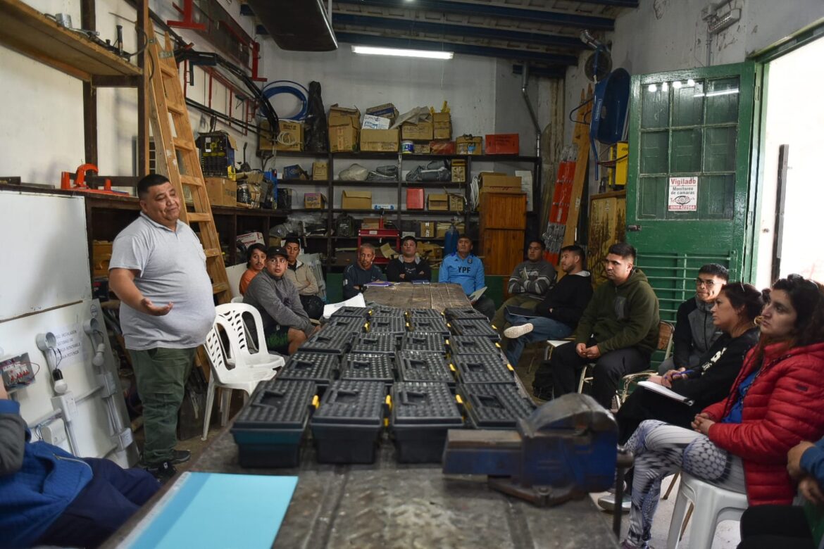 Comenzó el curso de electricidad domiciliaria en Patagones