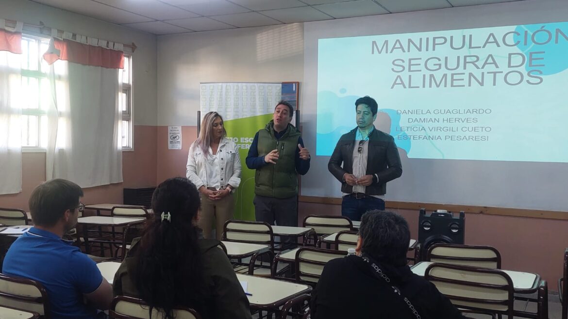 Curso de Manipulación Segura de Alimentos para comedores escolares