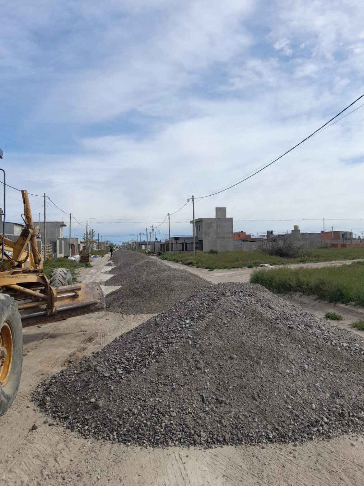 Operativo de limpieza y reparación de calles en Carmen de Patagones