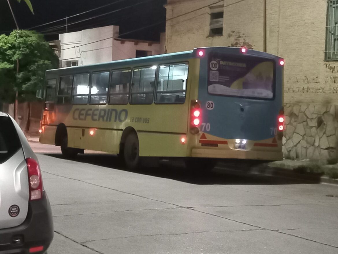 Susto en un colectivo interurbano por humo y chispas