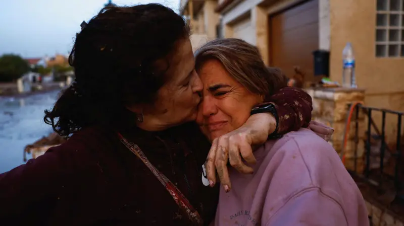 «Todos conocemos a alguien que ha muerto»: el luto en España tras la tormenta